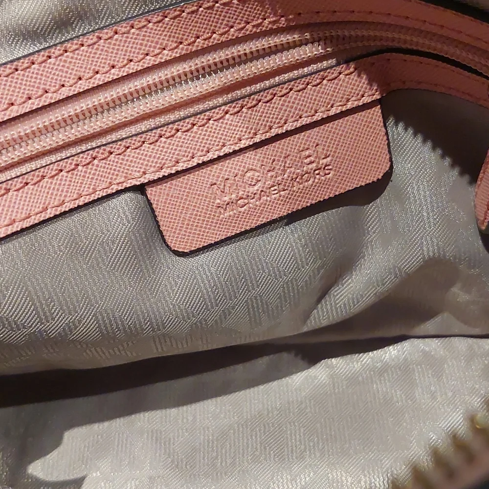 ❣️💫MARK DOWN💫❣️Michael Kors pink bag - Picture 9 of 12